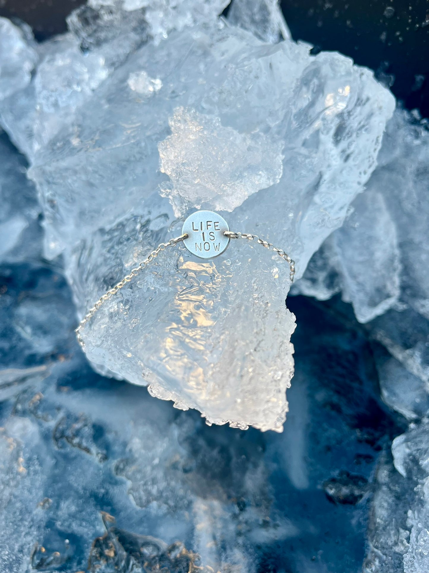 Life is Now- Armbånd