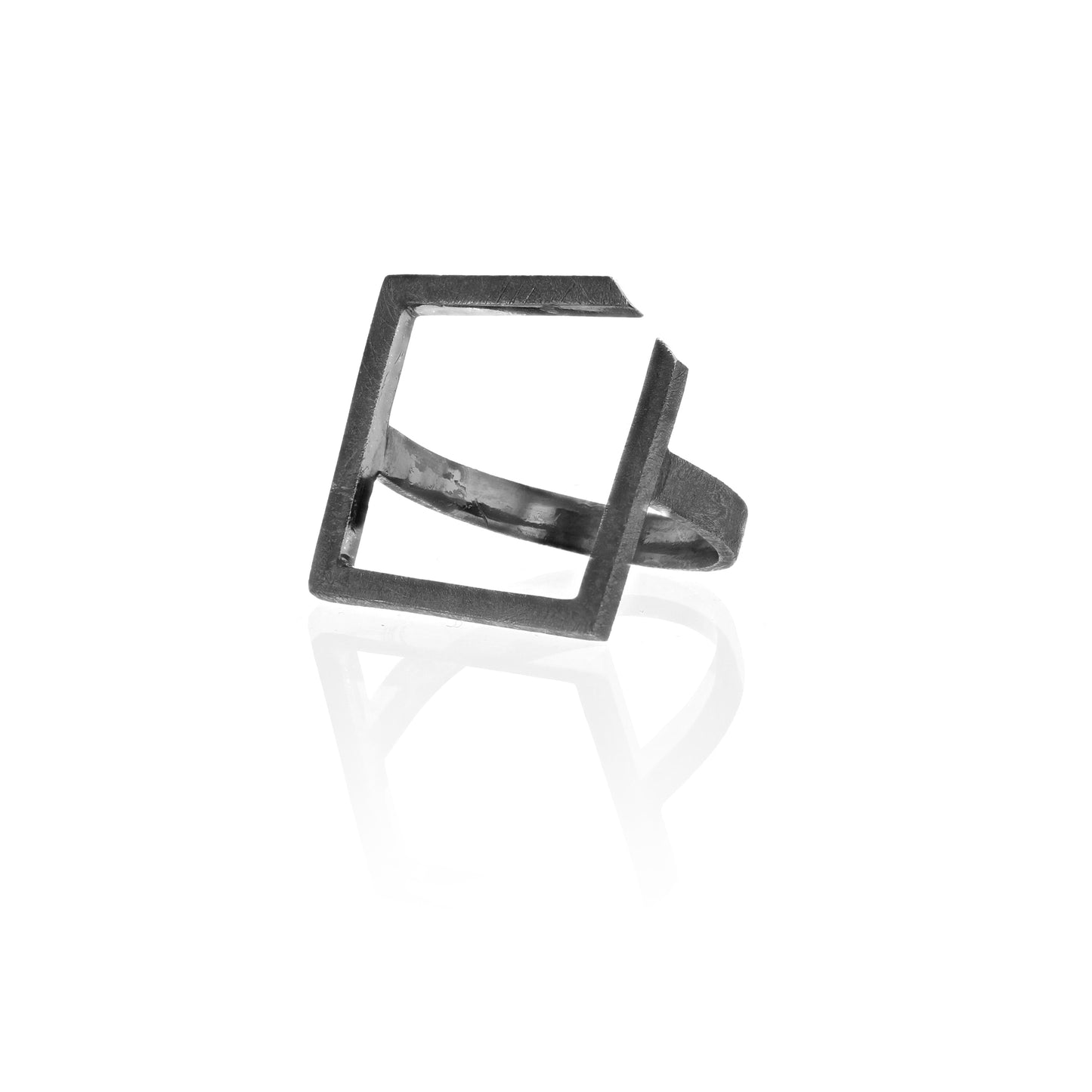 Square in the eye, Ring med Square